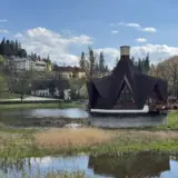 Lake and wooden pavilion in Băile Tușnad, Romania (April 2026)